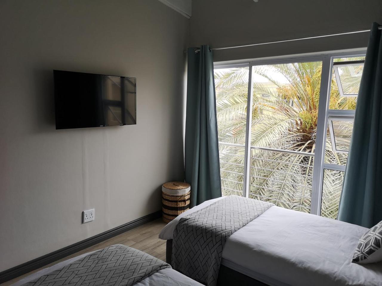 The Waterfront Cottage F12 Swakopmund Bagian luar foto
