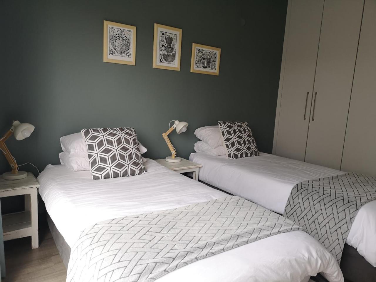 The Waterfront Cottage F12 Swakopmund Bagian luar foto
